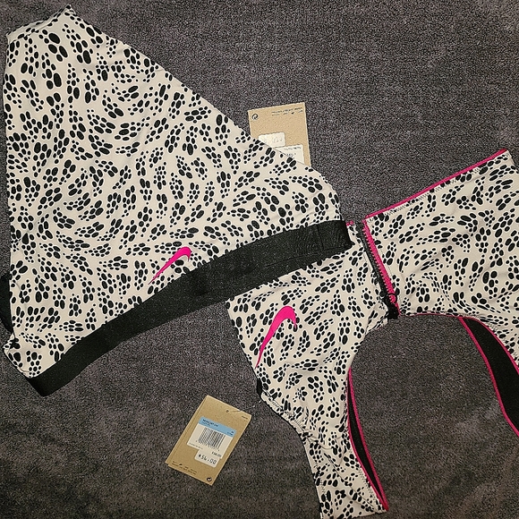 Nike Swimsuit - Picture 2 of 16